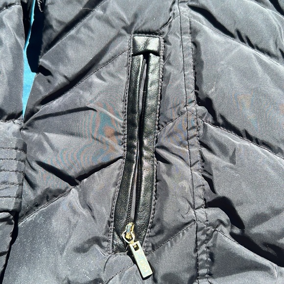 Cole Haan Signature long puffer coat with detachable hood Black w gold accent M - Picture 3 of 9
